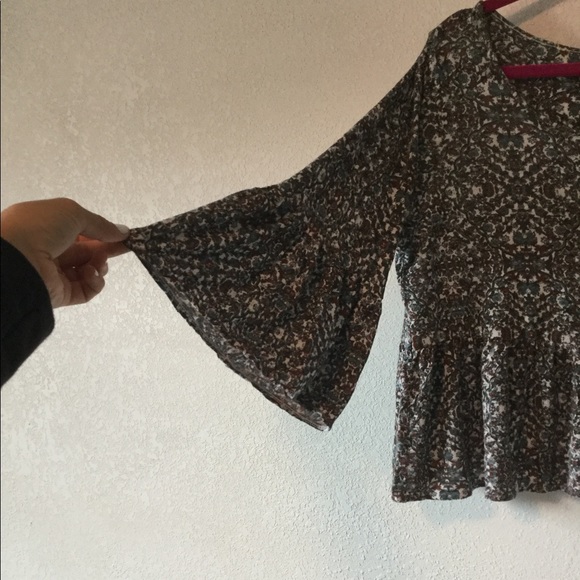 Free People crop top flare sleeve top - Picture 4 of 4